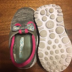 Baby sketchers walking shoes size 4